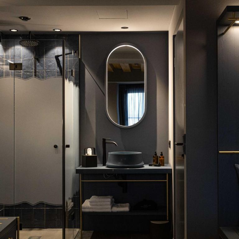 Altstadthotel Weisses Kreuz - Doppelzimmer mit Balkon - 6