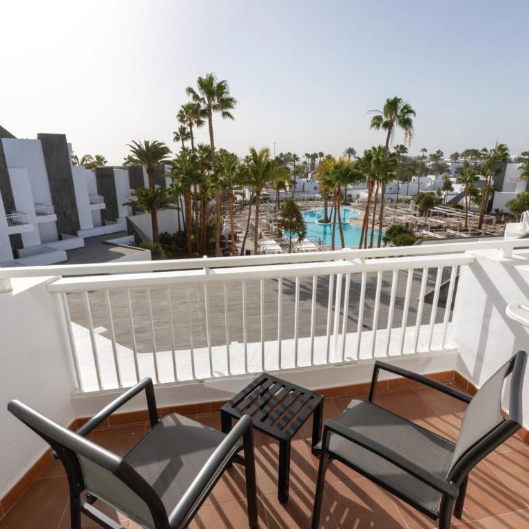 Hotel Riu Paraiso Lanzarote - All Inclusive - Suite con vistas al jardín - 2