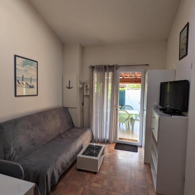 MARINES DU ROUSSILLON Villa en résidence avec piscine à 150 m de la plage v100 - Two-Bedroom House - 2