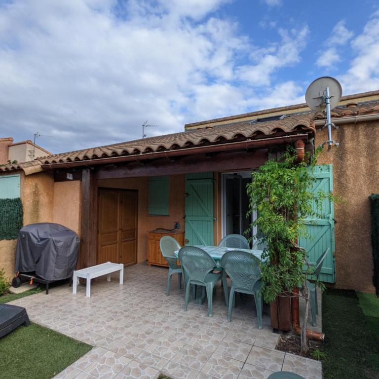 MARINES DU ROUSSILLON Villa en résidence avec piscine à 150 m de la plage v100 - Two-Bedroom House - 10
