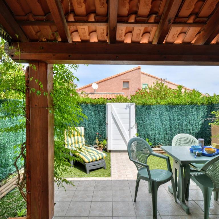MARINES DU ROUSSILLON Villa en résidence avec piscine à 150 m de la plage v100 - Two-Bedroom House - 11
