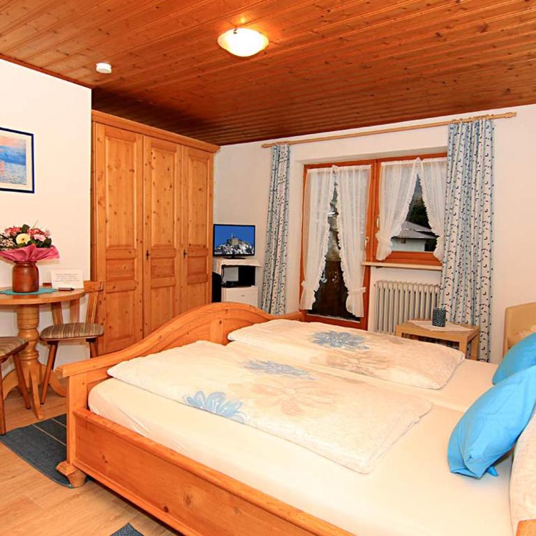 Sportpension Färbinger - Doppelzimmer mit Balkon - 1