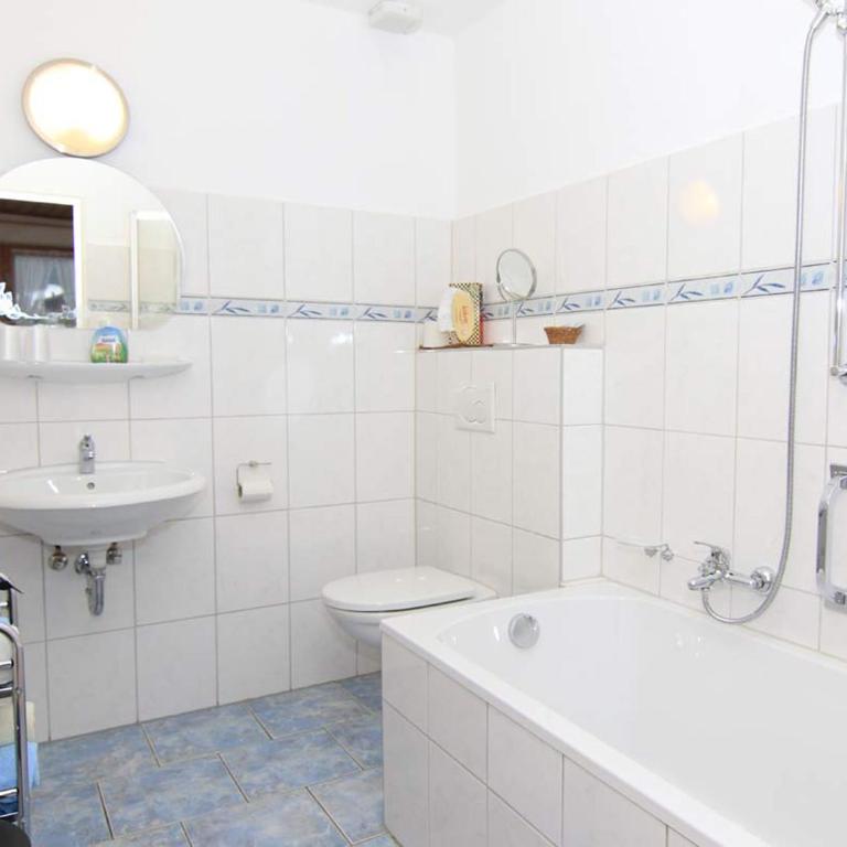 Sportpension Färbinger - Dreibettzimmer mit Balkon - 3
