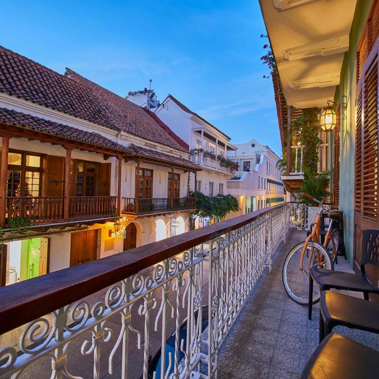 San Pedro Claver Luxury in the walled city - Three-Bedroom Apartment - 2