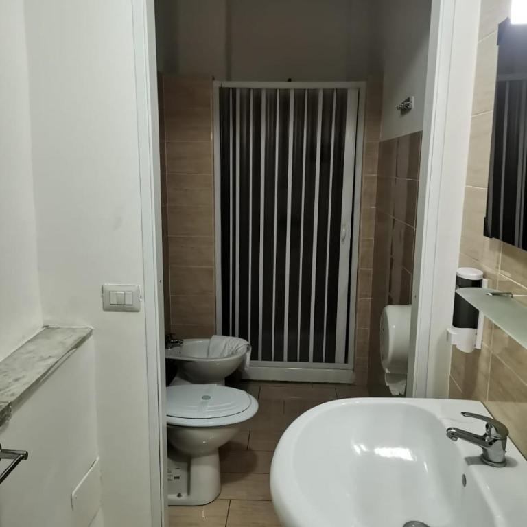 BED&FLY NEAR AIRPORT CATANIA FONTANAROSSA BAGNO PRIVATO In CAMERA - Double Room with Private Bathroom - 41