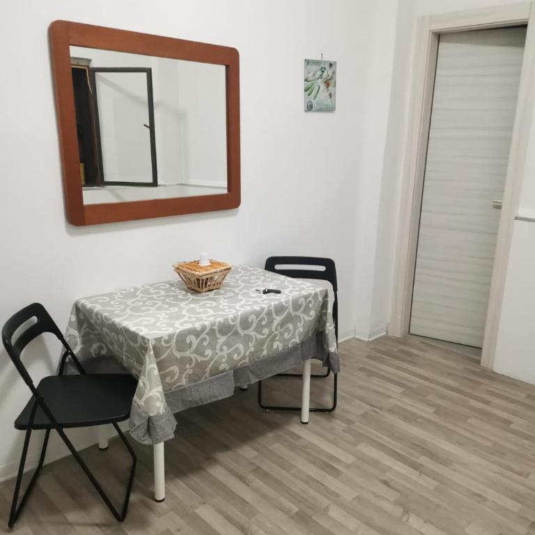 BED&FLY NEAR AIRPORT CATANIA FONTANAROSSA BAGNO PRIVATO In CAMERA - Quadruple Room with Private Bathroom - 19