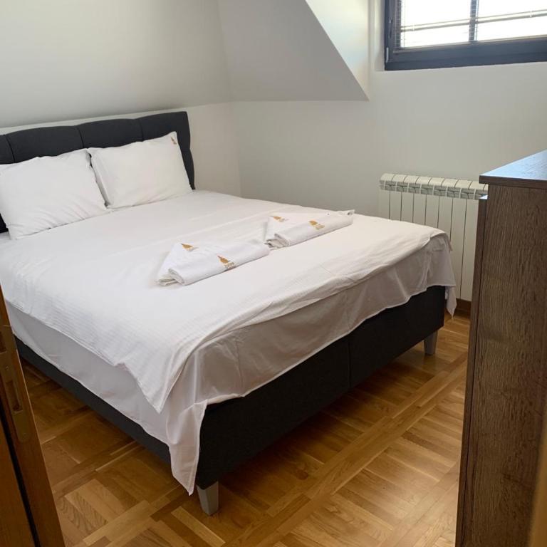Mountain Villa Zlatibor - Three-Bedroom Villa - 16