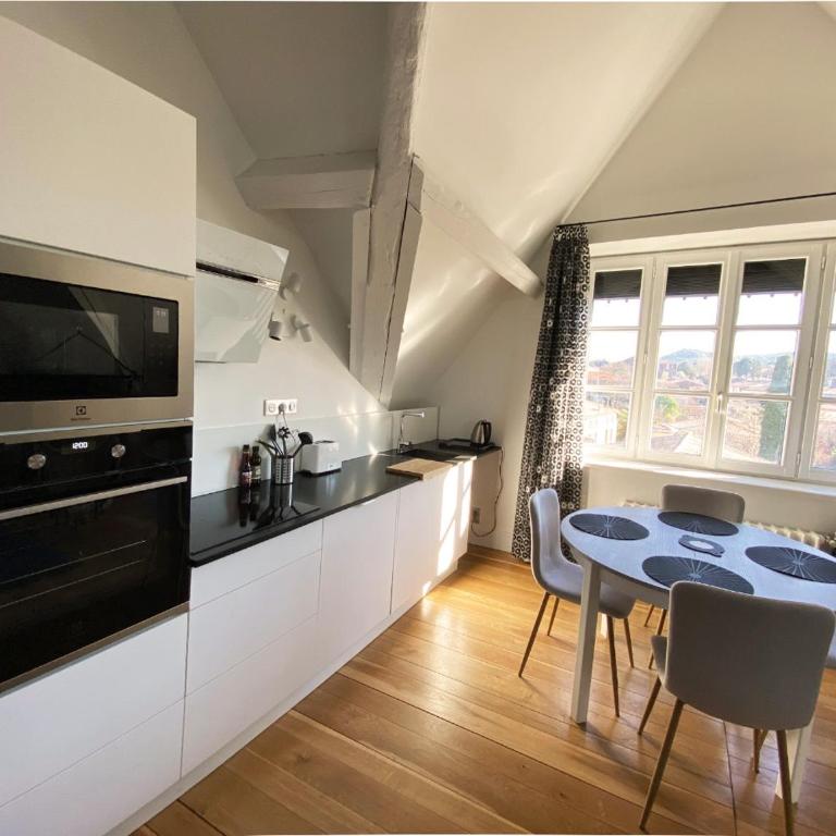Demeure Saint Louis Historic manor, air-conditioned, free private parking, City 700m, WIFI, view - Superior Apartment - 37