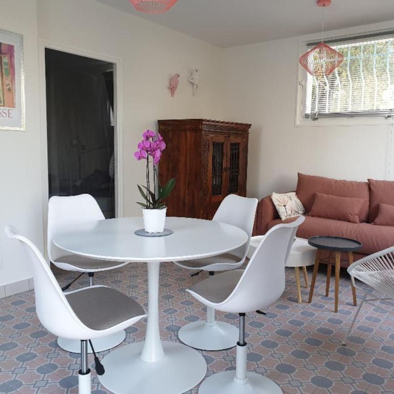 Pool House Matisse in large park with heated pool - Maison 1 Chambre - 9