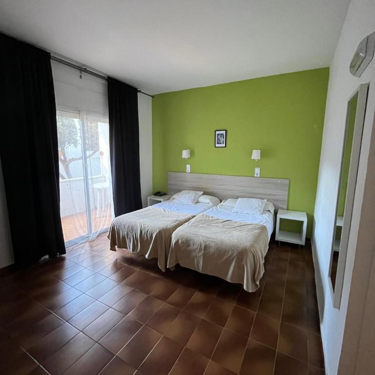Hotel Plaza Miami - Sólo Adultos - Habitación Doble Estándar - 2