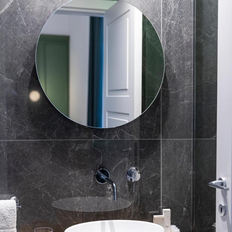 Vespri Luxury Rooms & Suites - Deluxe Room - 9