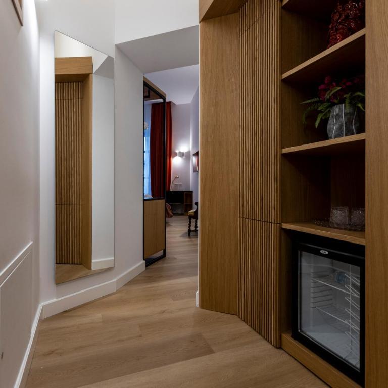 Vespri Luxury Rooms & Suites - Deluxe King Room - 2