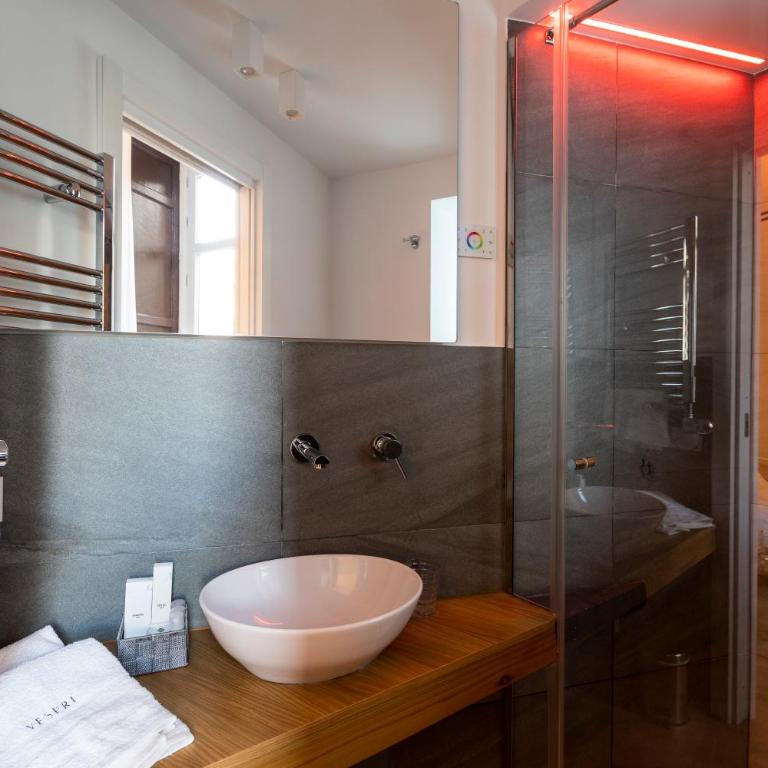 Vespri Luxury Rooms & Suites - Deluxe King Room - 7