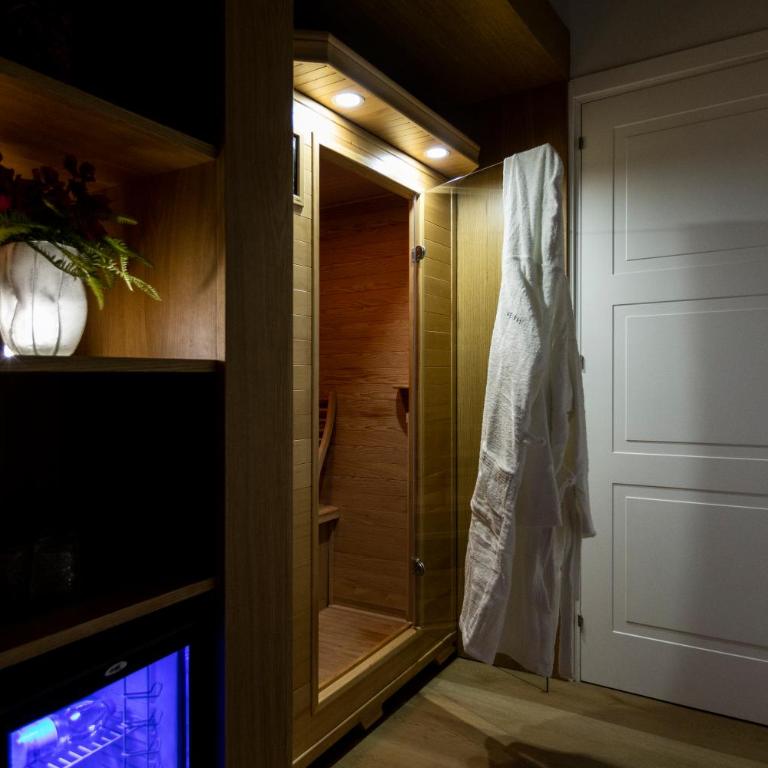 Vespri Luxury Rooms & Suites - Deluxe King Room - 13