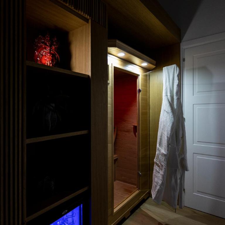 Vespri Luxury Rooms & Suites - Deluxe King Room - 12