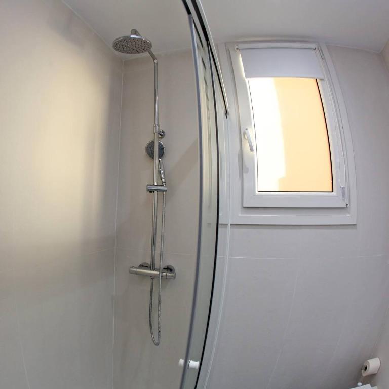 Piso Reformado a 2 Min del Casco Viejo Con Garaje Gratis - Two-Bedroom Apartment - 22