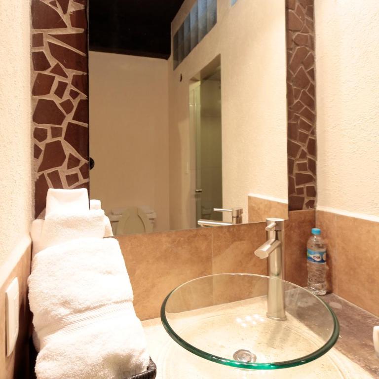Aztic Hotel and Executive Suites - Room Selected at Check In - 5