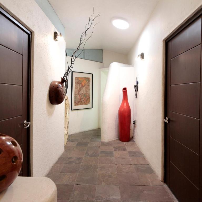 Aztic Hotel and Executive Suites - Junior Suite - 16