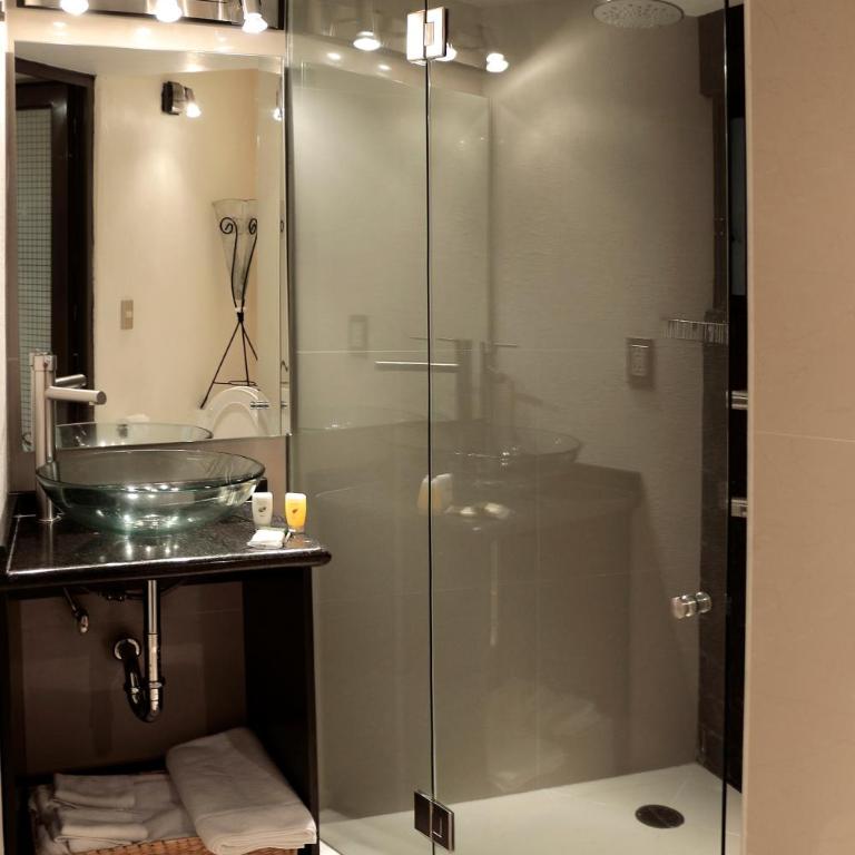 Aztic Hotel and Executive Suites - Junior Suite - 17