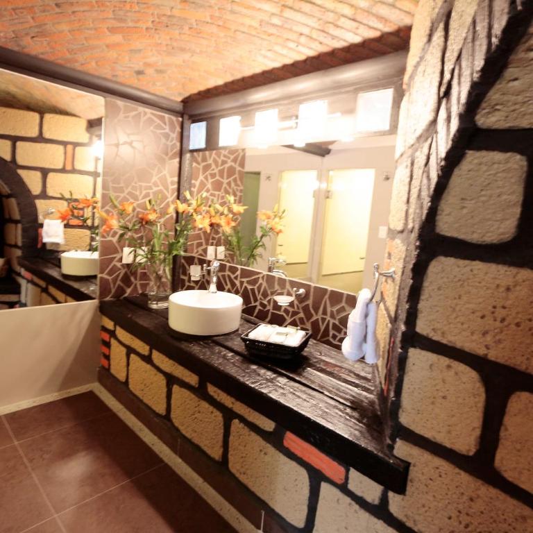 Aztic Hotel and Executive Suites - Studio - 5