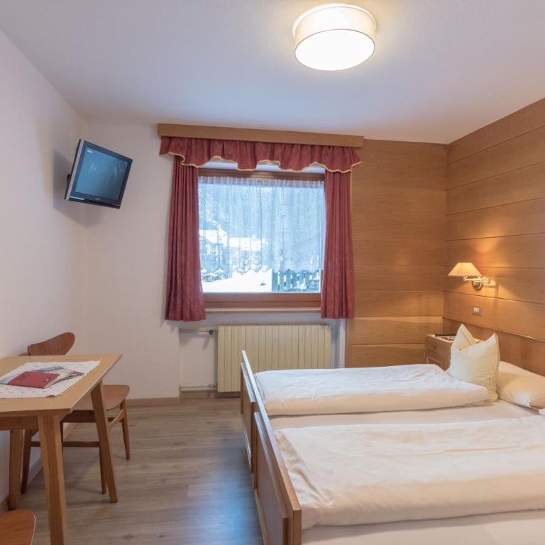 Garni La Vara - Doppelzimmer mit Gartenblick - 3