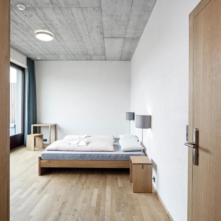 Interlaken Youth Hostel - Double Room with Shower - 1