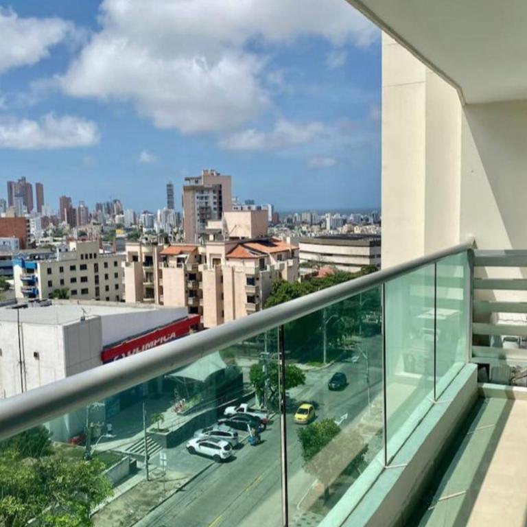 Apartamento en Sector Ciudad Jardin Barranquilla cerca al Centro Comercial Unico - Apartamento de 3 dormitorios - 1
