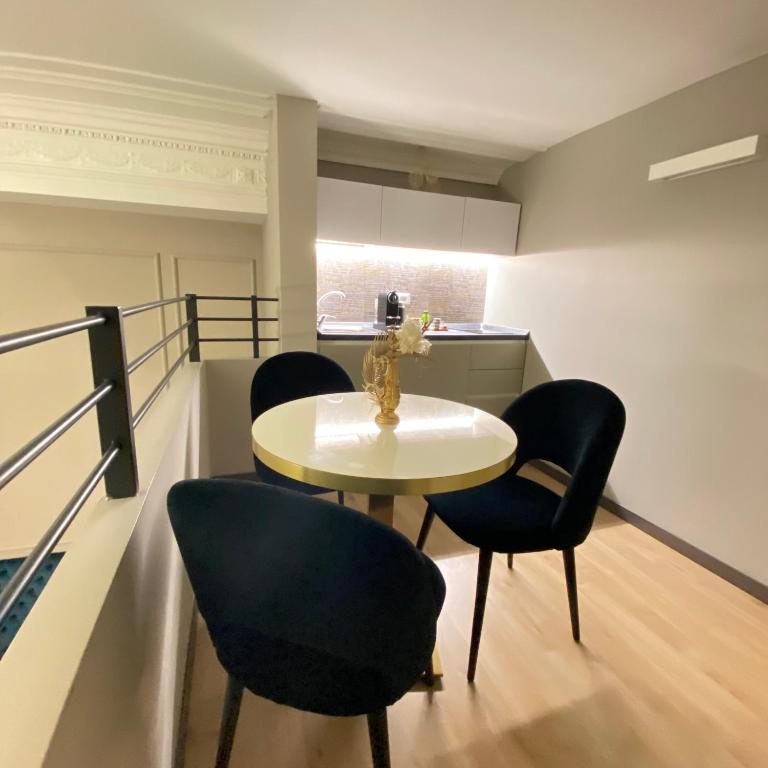 INTOMILAN Galleria Duomo I Boutique & Design Aparthotel - Deluxe Suite - 7