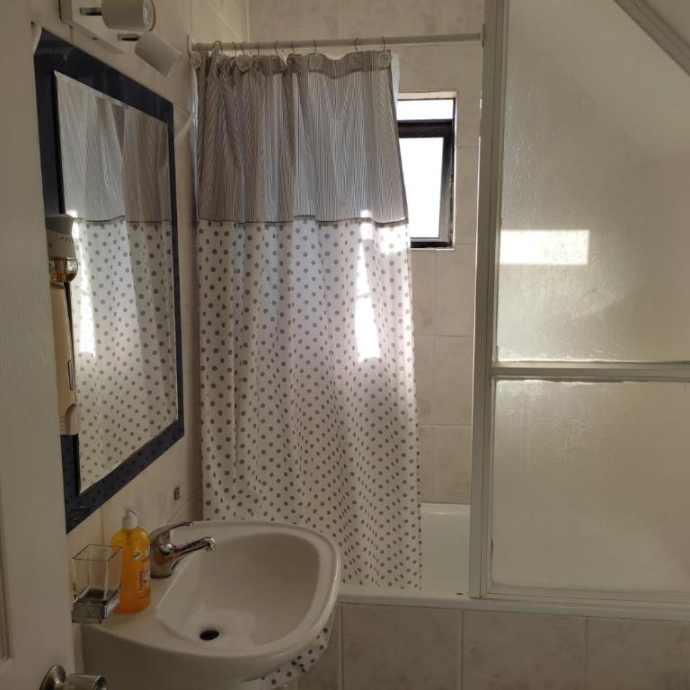 Hospedaje Austral - Habitación Doble - 2