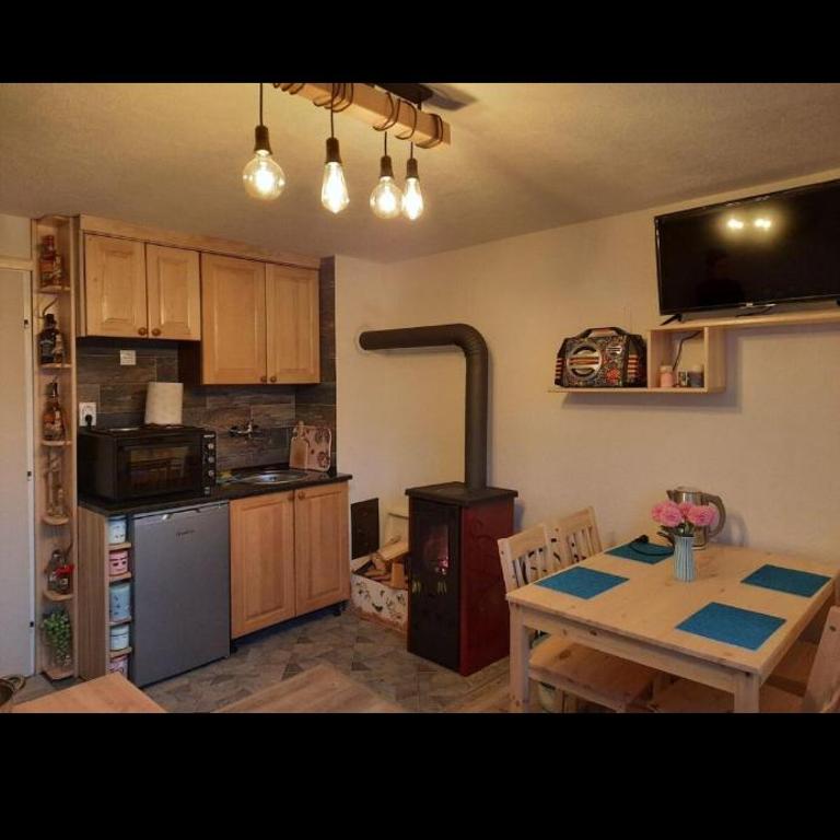 Deda Simina vikendica - One-Bedroom House - 15