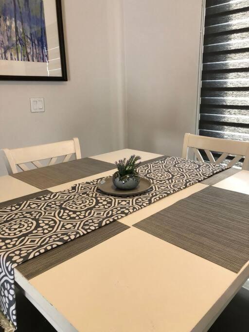 Lovely 1 Bedroom Apartment w/private Parking - One-Bedroom Apartment - 6