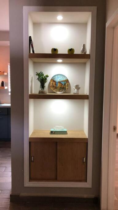 Lovely 1 Bedroom Apartment w/private Parking - One-Bedroom Apartment - 17