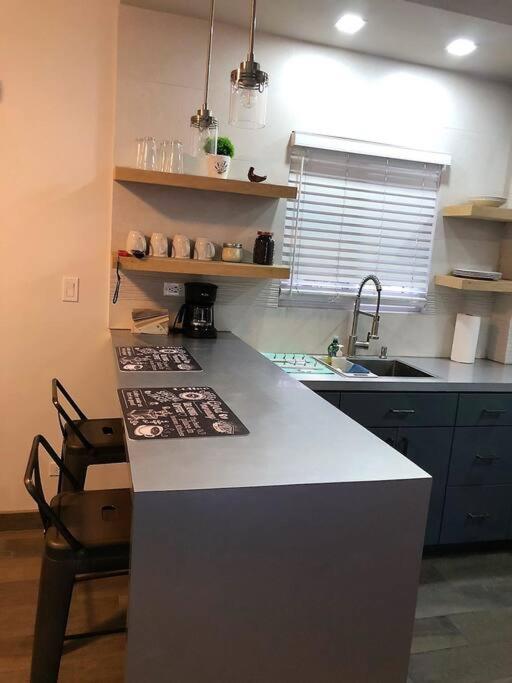 Lovely 1 Bedroom Apartment w/private Parking - One-Bedroom Apartment - 27