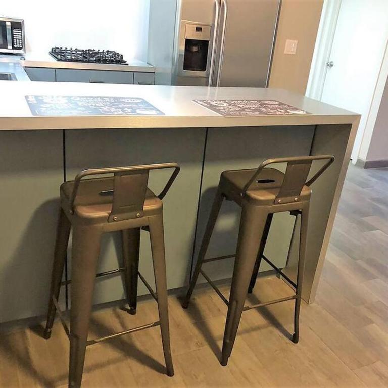 Lovely 1 Bedroom Apartment w/private Parking - One-Bedroom Apartment - 29