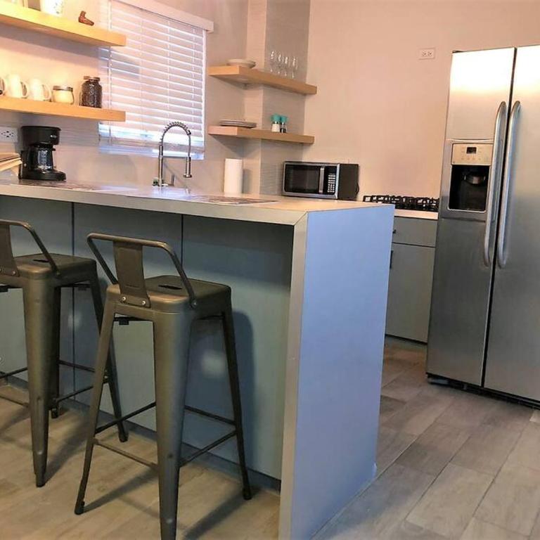 Lovely 1 Bedroom Apartment w/private Parking - One-Bedroom Apartment - 33