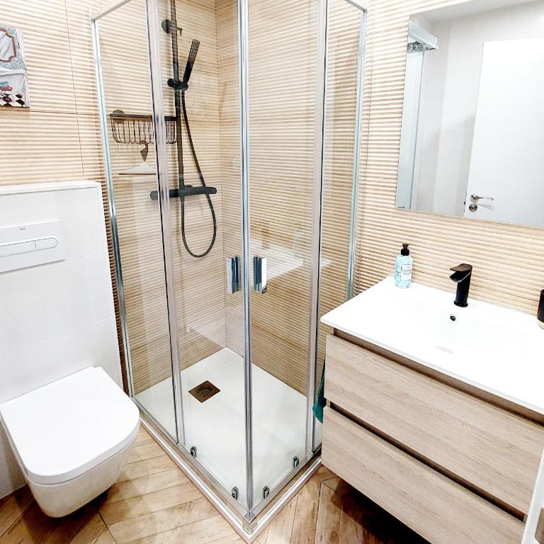 Apto Ramón y Cajal,1- Céntrico y cerca de Playa San Lorenzo-3hab garaje opc - Apartamento de 3 dormitorios - 20