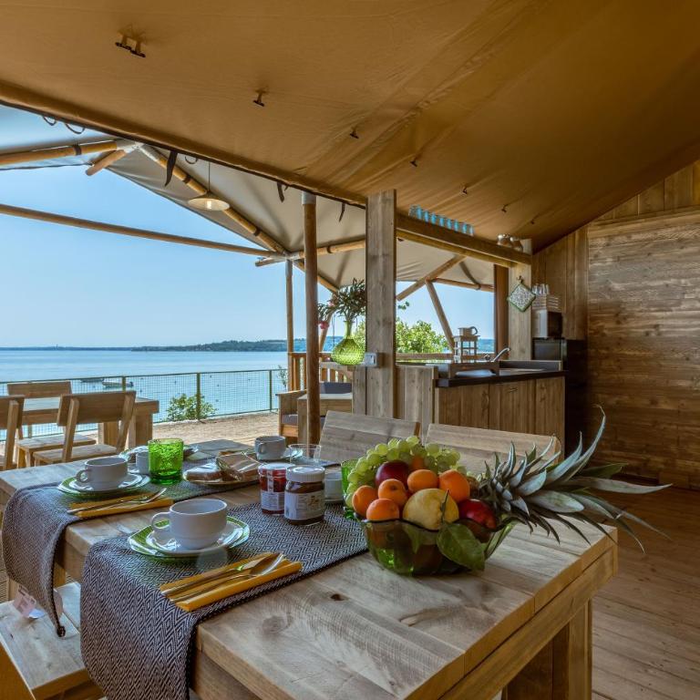 Village & Glamping Riva Blu - Deluxe Zelt mit Seeblick - 2