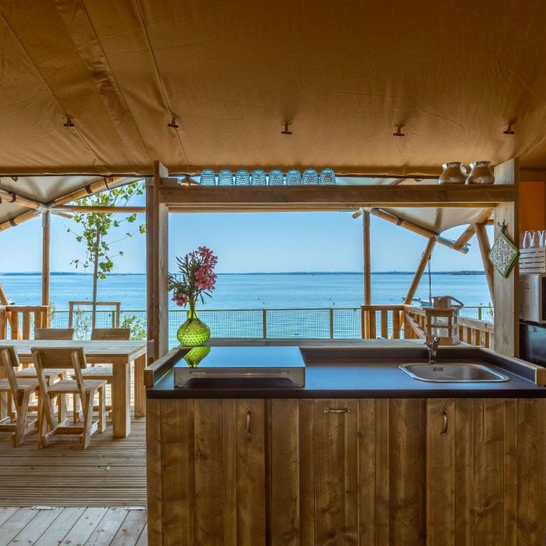 Village & Glamping Riva Blu - Deluxe Zelt mit Seeblick - 3