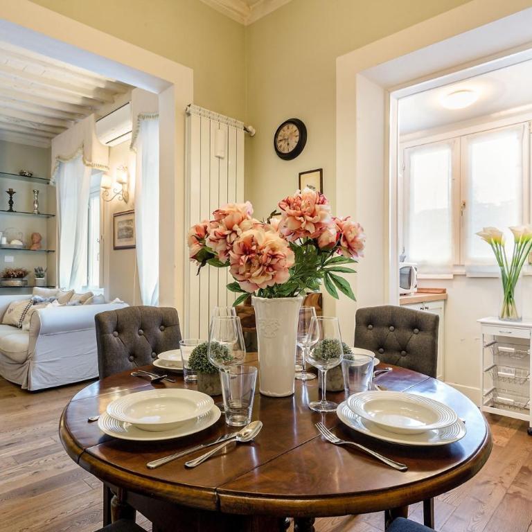 Casa Raffa, 2 Bedrooms 2 Bathrooms Romantic Apartment with Terrace and Parking in Lucca - Appartamento con 2 Camere da Letto - 3