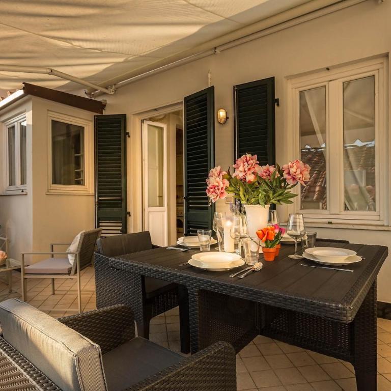 Casa Raffa, 2 Bedrooms 2 Bathrooms Romantic Apartment with Terrace and Parking in Lucca - Appartamento con 2 Camere da Letto - 6