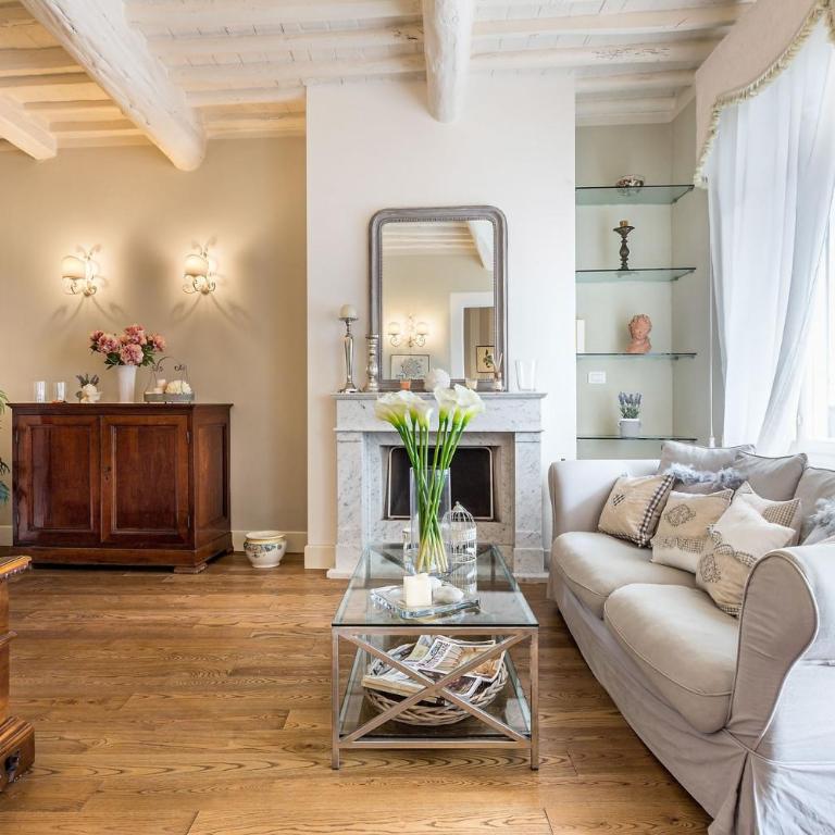 Casa Raffa, 2 Bedrooms 2 Bathrooms Romantic Apartment with Terrace and Parking in Lucca - Appartamento con 2 Camere da Letto - 1