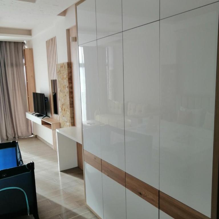 Milmari - Breakfast and pool - Deluxe Quadruple Room - 11
