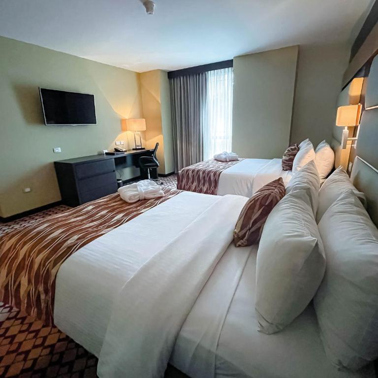 Waldorf Hotel - Superior Twin Room - 3