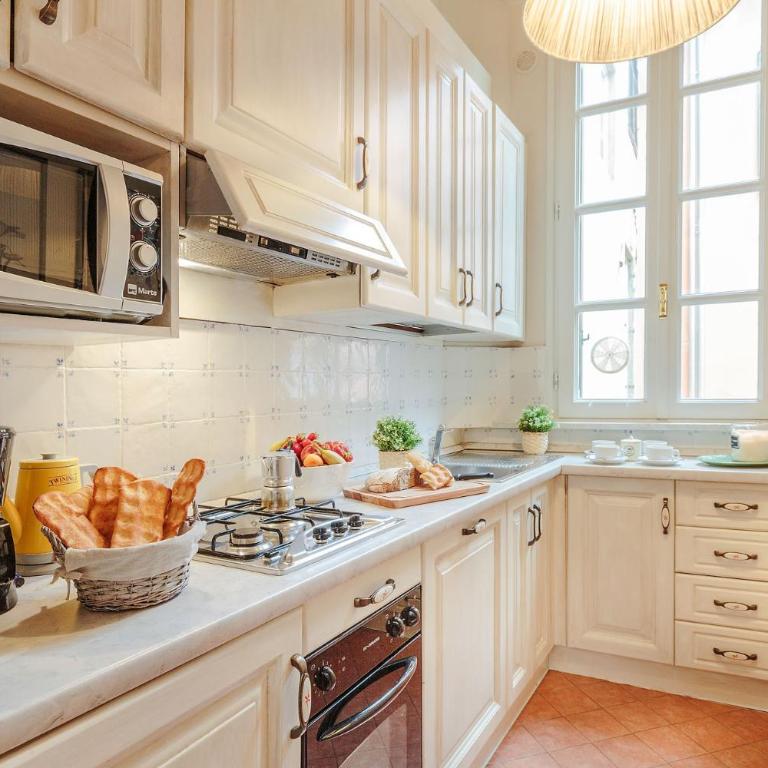 Casa San Giovanni, Romantic LUCCA apartment With View Over a Church - Apartamento de 2 dormitorios - 5