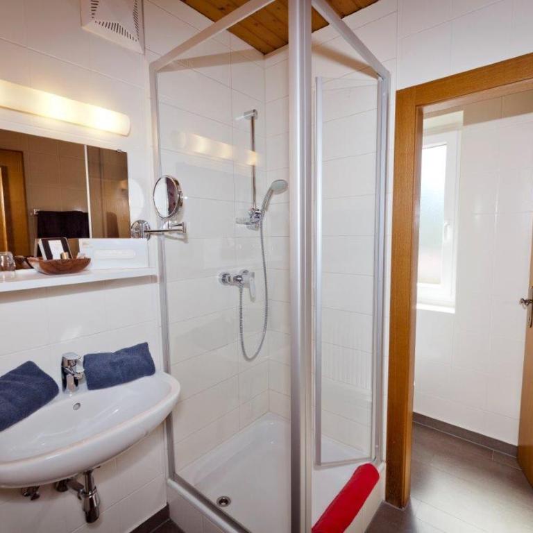 Villa Blumegg - Doppelzimmer mit Balkon - 4