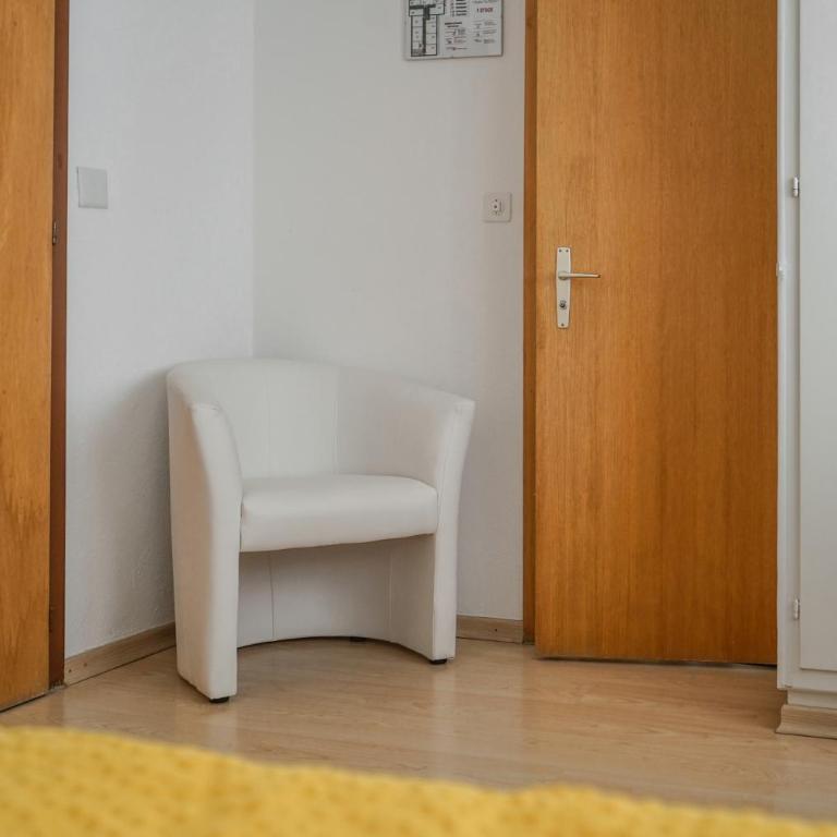 Hotel Alpina - Einzelzimmer mit Balkon - 4