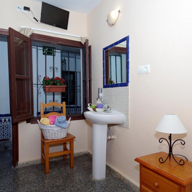 Pensión Aduar - Habitación Individual con baño compartido - 1