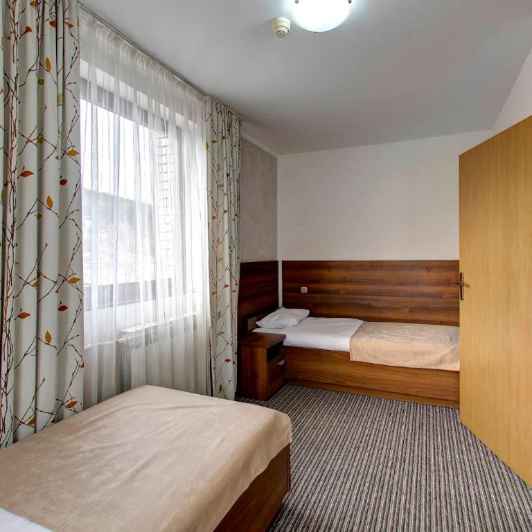 Hotel Damis - Two-Bedroom Apartment (4 Adults) - 2
