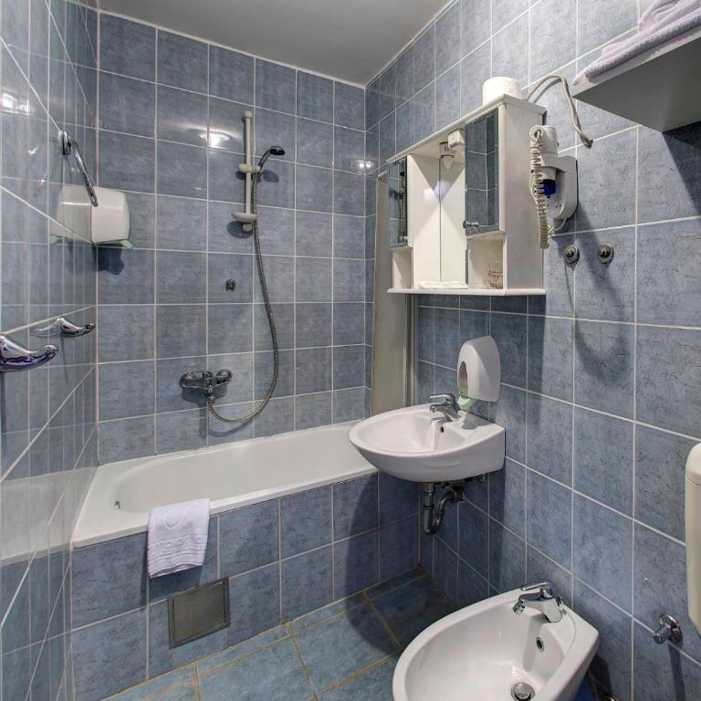 Hotel Damis - Two-Bedroom Apartment (4 Adults) - 5