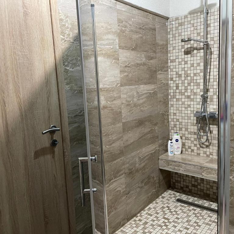 Apartments Stari Točak Sarajevo - Dvokrevetna Soba sa Bračnim Krevetom - 4